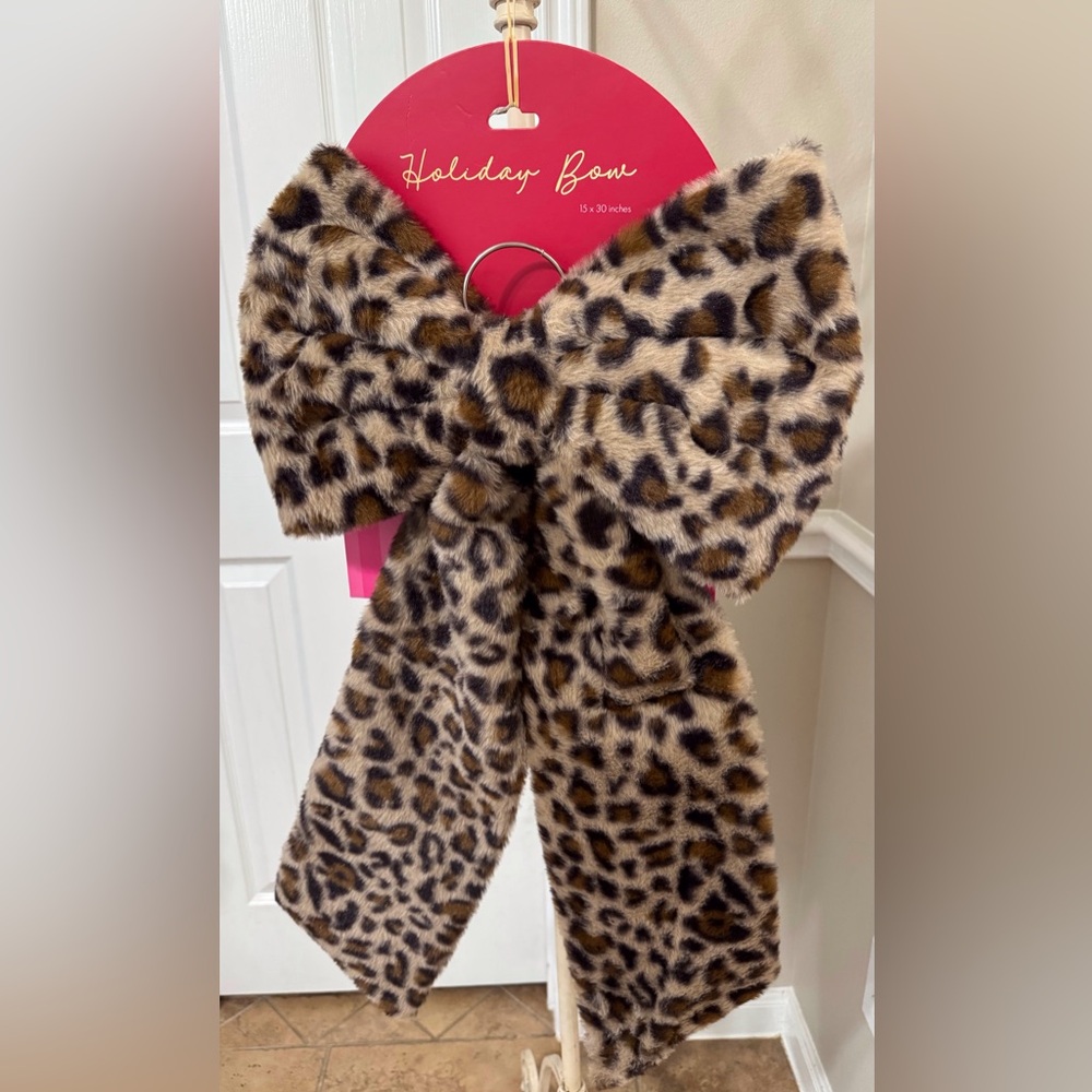 Giant Leopard 15x30 Christmas Holiday Bow by Dasher & Dancer NEW VIRAL